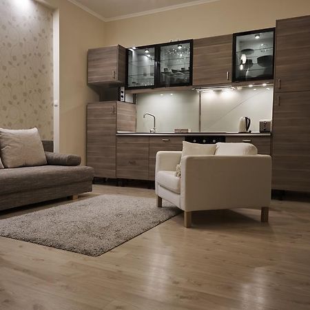 Ferienwohnung Karolyi Garden | Hostaid Budapest Exterior foto