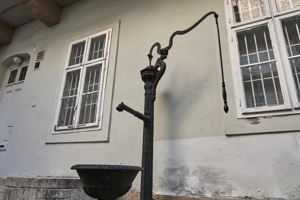 Ferienwohnung Karolyi Garden | Hostaid Budapest Exterior foto