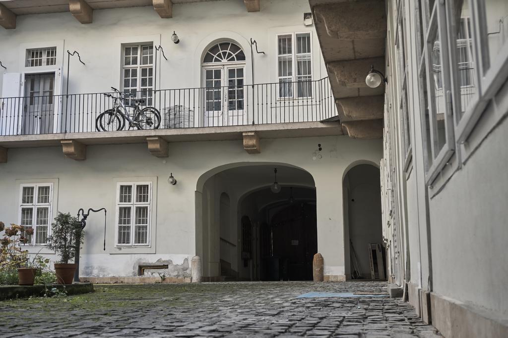 Ferienwohnung Karolyi Garden | Hostaid Budapest Exterior foto